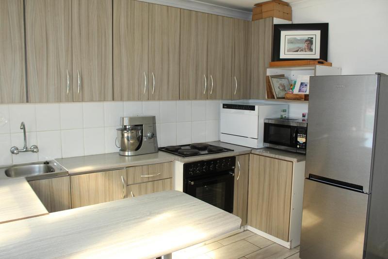 To Let 1 Bedroom Property for Rent in Oostersee Western Cape